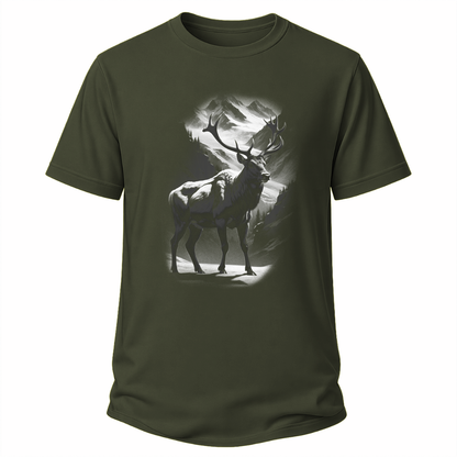Olivegrünes Wander T-Shirt mit Caribou vor Berglandschaft im monochromen Outdoor-Stil.
