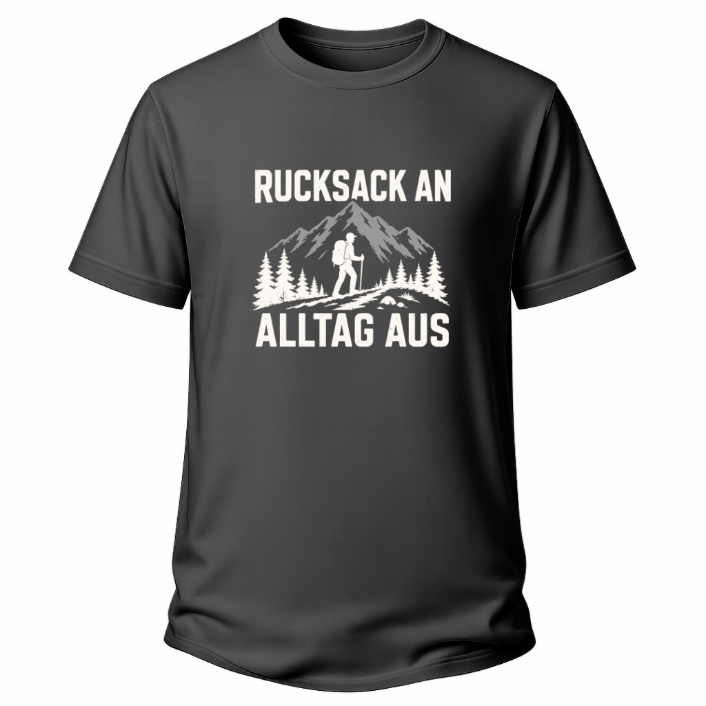 Graues Wander T-Shirt mit Aufdruck „Rucksack an, Alltag aus“, Bergen, Tannen und Wanderer.