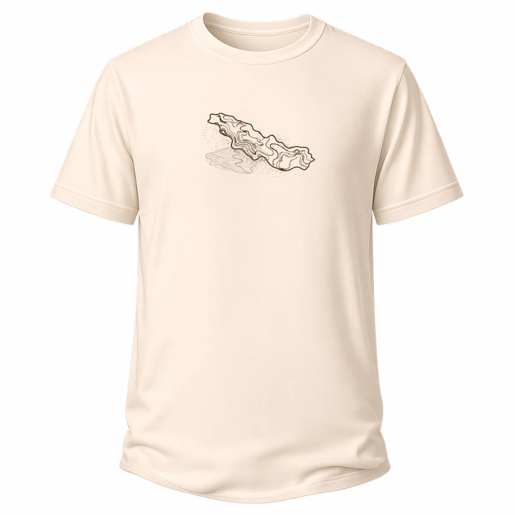 Beiges Wander-T-Shirt mit abstraktem Thüringer-Wald-Motiv aus hellen Topografie-Linien.