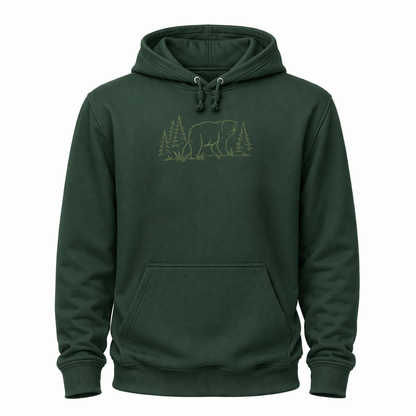 Grünes Wander Hoodie mit Bären-Silhouette, Tannen und ruhigem Waldmotiv.